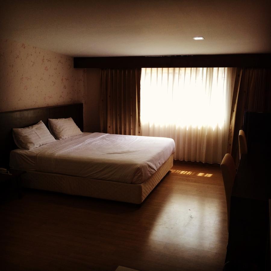 Iraqi Hotel Makkasan Exteriör bild